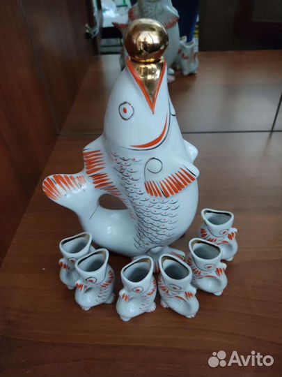 Графин Рыбка и 6 стопок синяя и белая