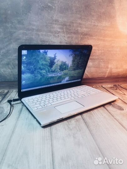 Ноутбук Sony Vaio / Radeon HD 6650m 1gb / 15.6