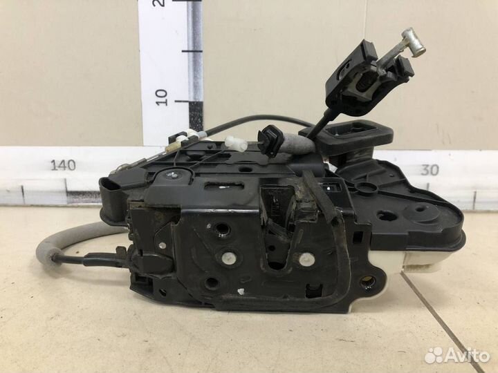 Замок двери передней правой Volkswagen Polo Sed RU