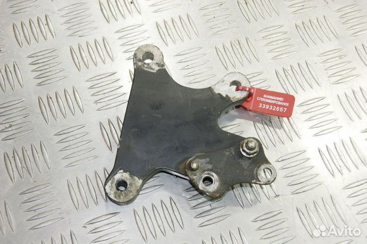 Крепление подножки водителя правое Kawasaki Ninja