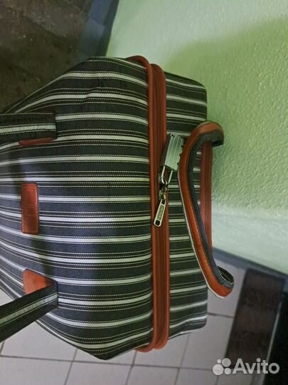 Чемодан на колесах сумка дорожная средняя