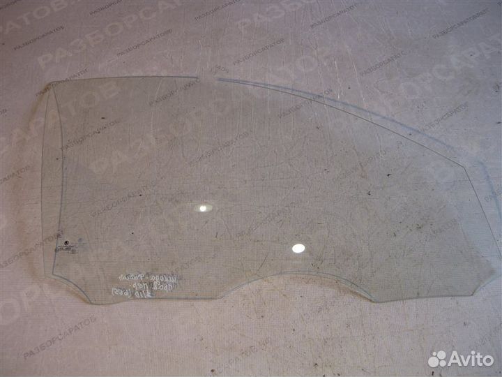 Стекло двери переднее правое Skoda Fabia универсал