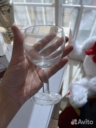 Бокалы для вина и сока