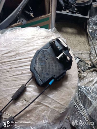 Замок двери Toyota Camry V50 55