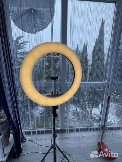 Кольцевая лампа