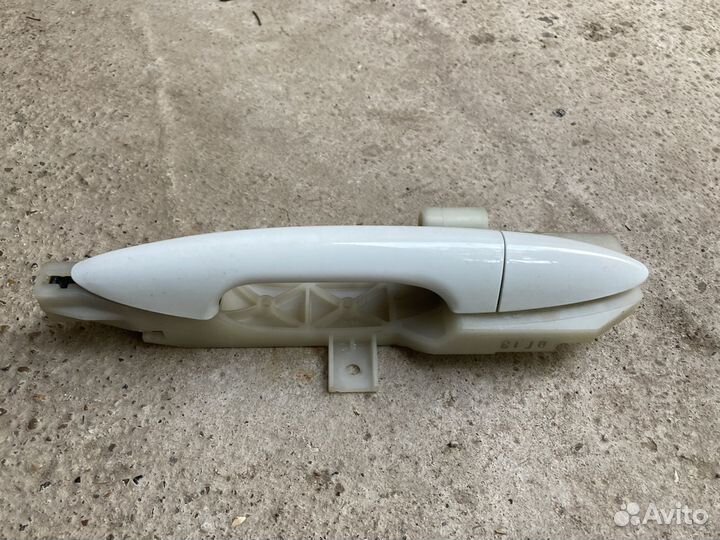 Kia rio 3 ручка задней левой двери белая