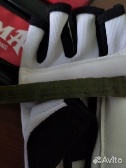 Перчатки для единоборств