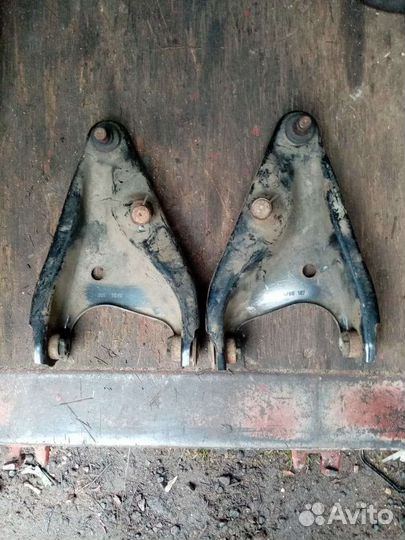 Рычаг передней подвески Рено Логан Сондеро