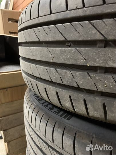 Westlake ZuperAce Z-007 235/45 R20