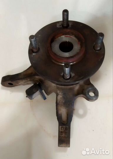 Кулак поворотный левой подвески Мицубиси Лансер 9