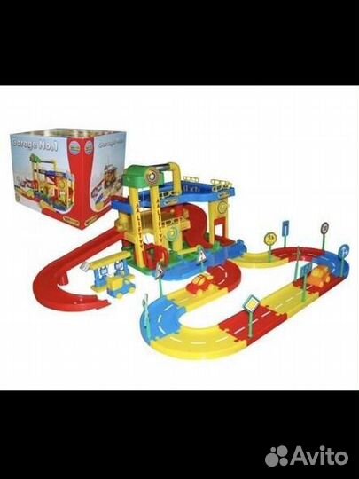 Гараж с дорогой