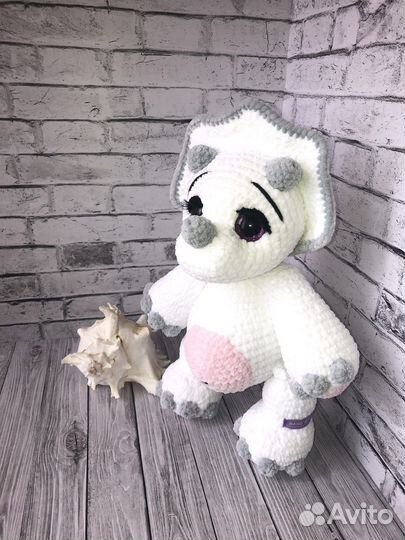 Вязаный динозаврик