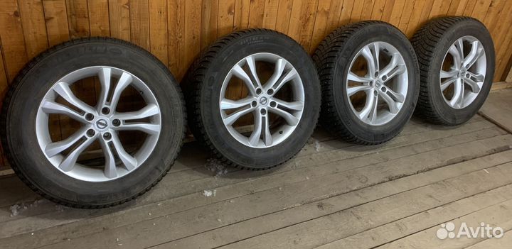Копмлект зимней резины на дисках Nissan