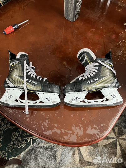 Коньки хоккейные 8 ее