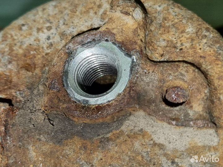 Суппорт тормозной передний правый Toyota Corolla