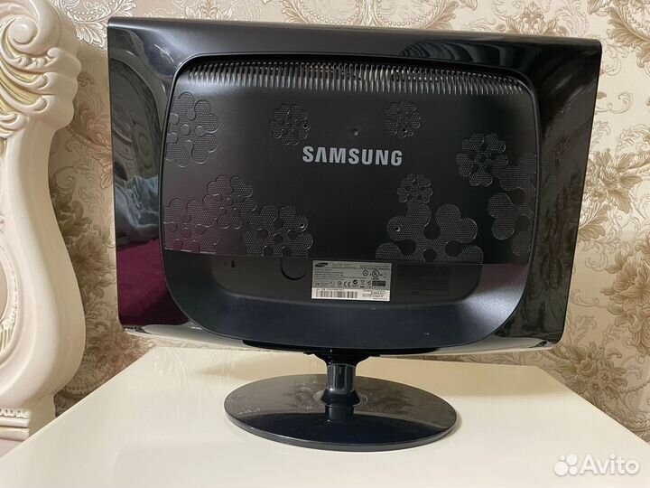 Монитор Samsung