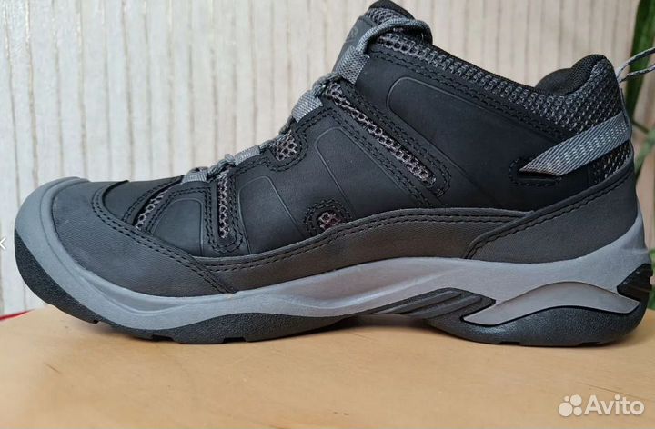 Ботинки Keen Circadia Vent, размер 9,5 US