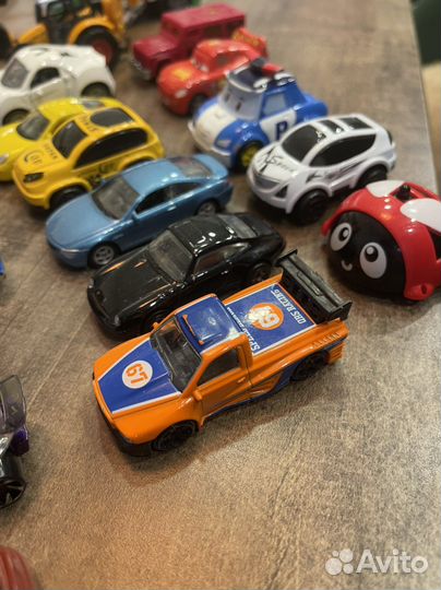 Машинки 22 штуки (все отлично ездят)