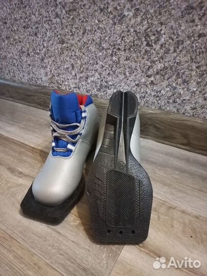 Лыжи беговые,ботинки