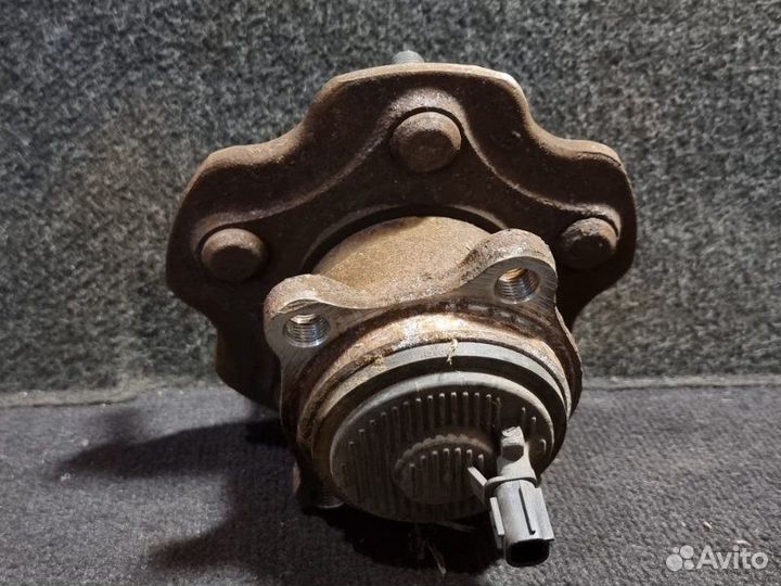 Ступица задняя правая Toyota Avensis 3 универсал