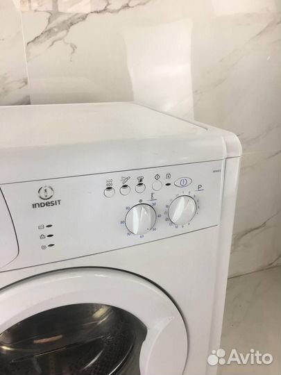 Стиральная машина бу Indesit WIN82