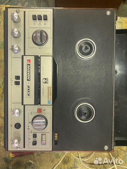 Катушечный магнитофон Маяк 203