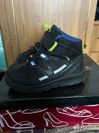 Кроссовки, ботиночки и сандали