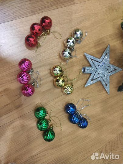 Настольное украшение Ель с игрушками и звездой