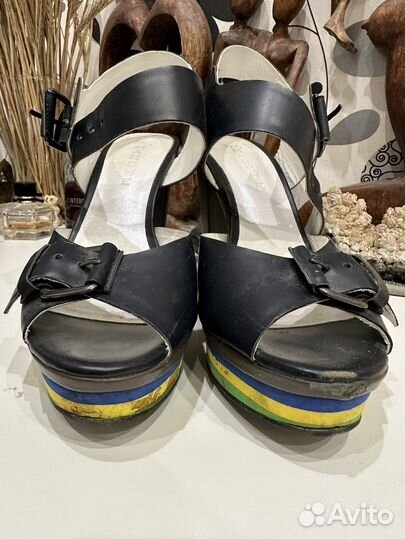 Босоножки Эконика