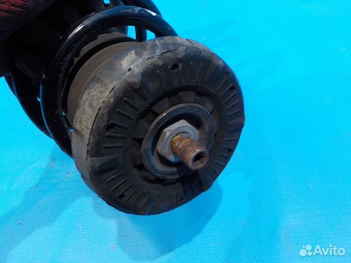 Амортизатор передний правый opel Astra J GTC 2010-2017