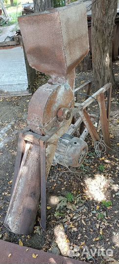 Мельница для зерна бу