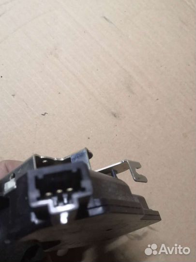 Замок багажника Honda Civic 4d 2006-2014