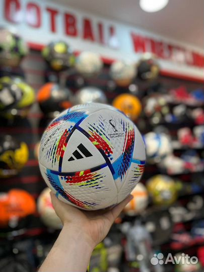 Футбольный мяч adidas