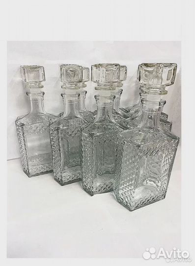 Бутылка c пpoбкой для водки, воды