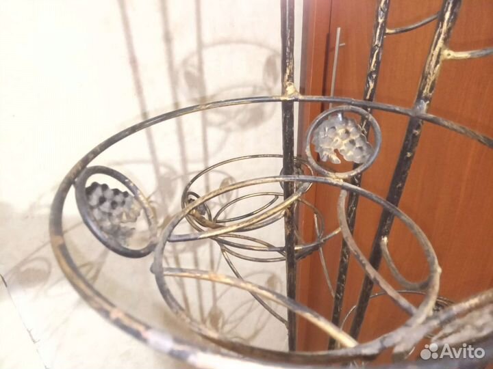 Подставка для цветов напольная металлическая