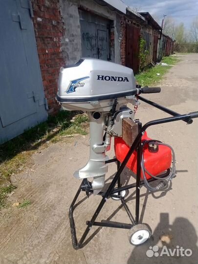 Лодочный мотор honda BF 5