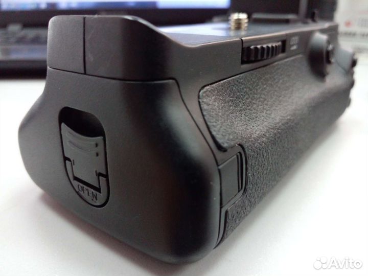 Батарейный блок для Canon 5D Mark III/IV BG-E11