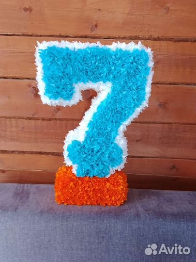 Объемная цифра один в наличии