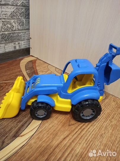 Синий трактор