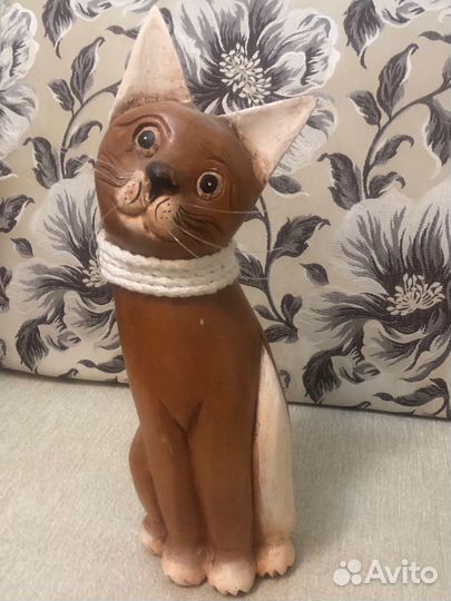 Статуэтка кошка