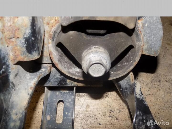 Опора кпп левая Corolla E15 2006-2013