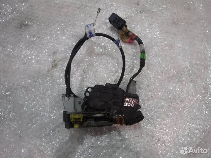 Замок двери передней правой