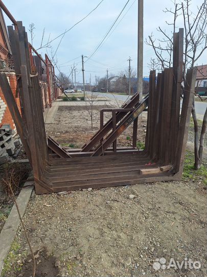 Стойки (коники) грузовые