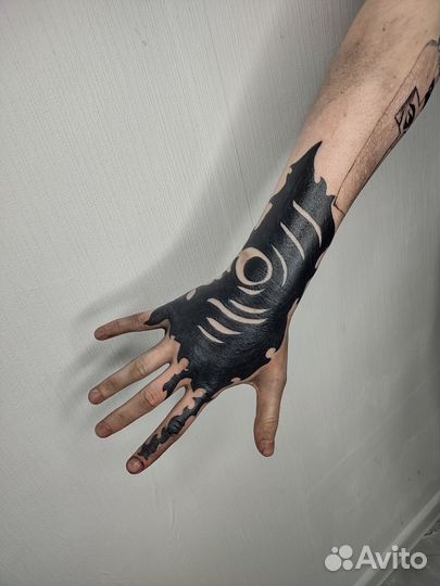 Ищу людей на похожие тату дизайны.Блэкворк.Москва