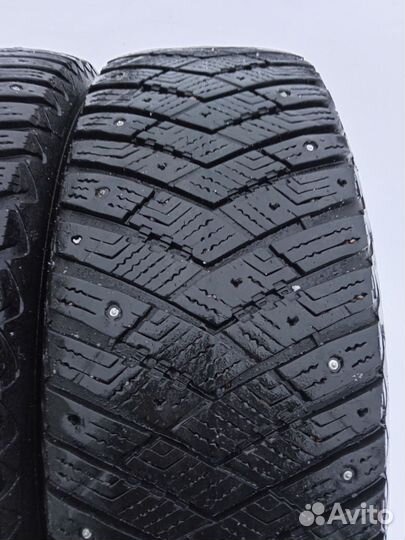 Goodyear UltraGrip Ice Arctic SUV 215/65 R17 99T