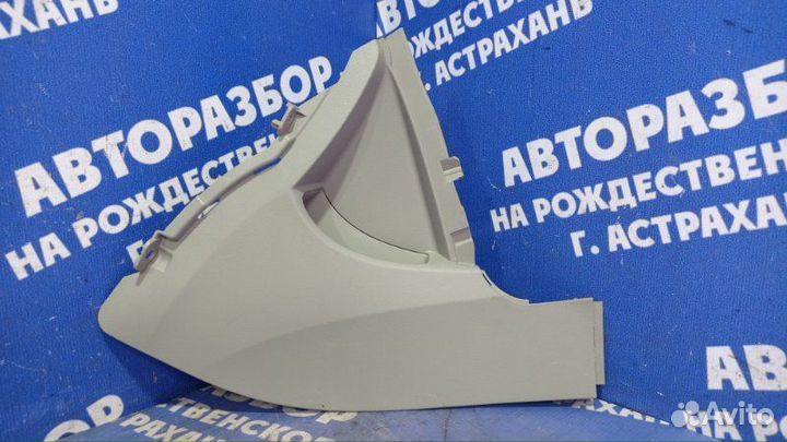 Накладка центральной консоли Toyota Camry 40 седан