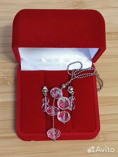 Свадебные серьги и цепочка с кулоном