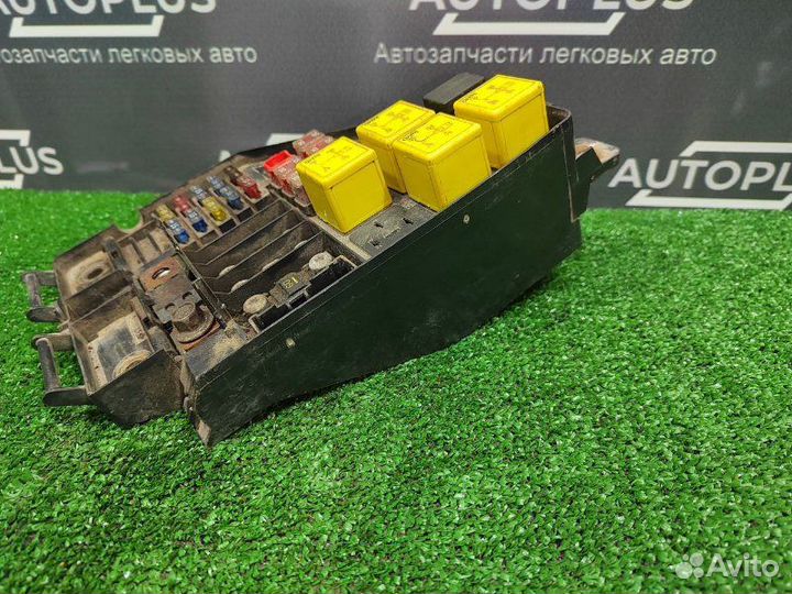 Блок предохранителей под капот Rover 45 седан 1.6