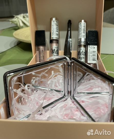 Набор косметики для глаз с зеркалом