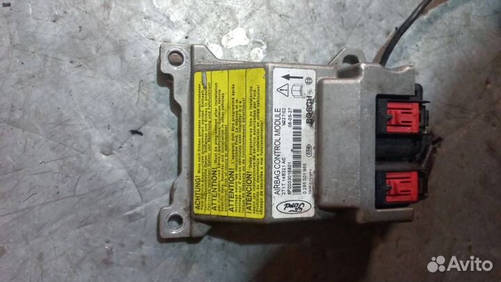 Блок предохранителей Ford Tourneo Connect 2009